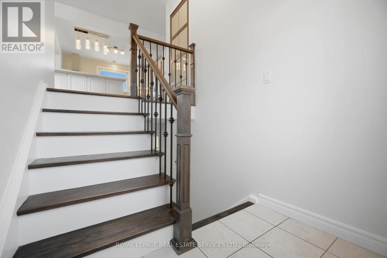 142 Osborne Crescent Nw, Oakville, Ontario  L6M 1G1 - Photo 27 - W12982136