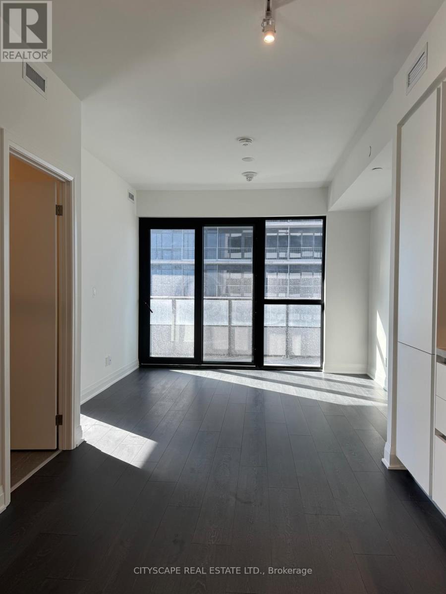 2607 - 2 Erskine Road, Mississauga (City Centre), Ontario  L5B 0S1 - Photo 5 - W12984012