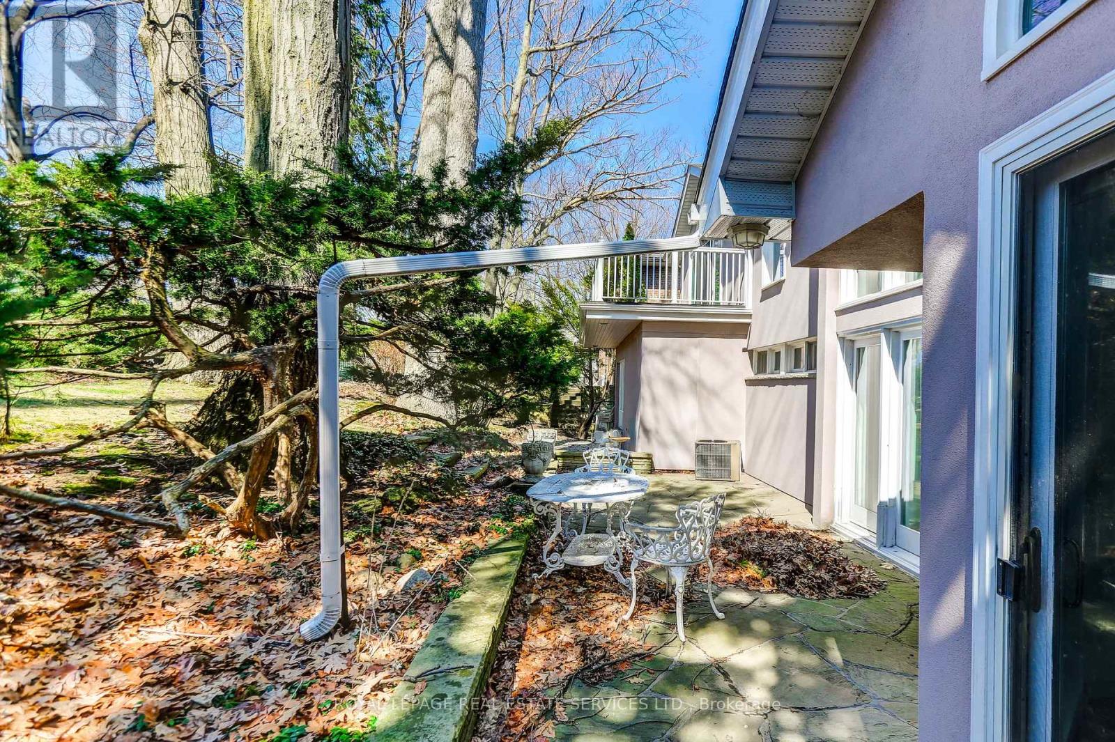 32 Edenbrook Hill, Toronto, Ontario  M9A 3Z6 - Photo 5 - W12984032