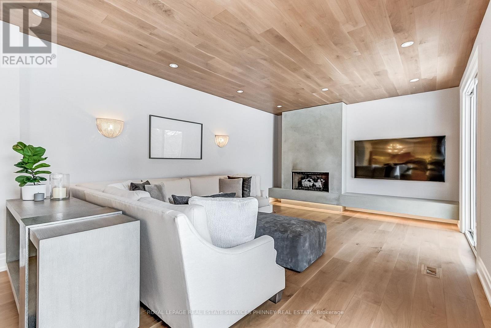 1569 Wembury Road, Mississauga, Ontario  L5J 2L8 - Photo 12 - W12984044