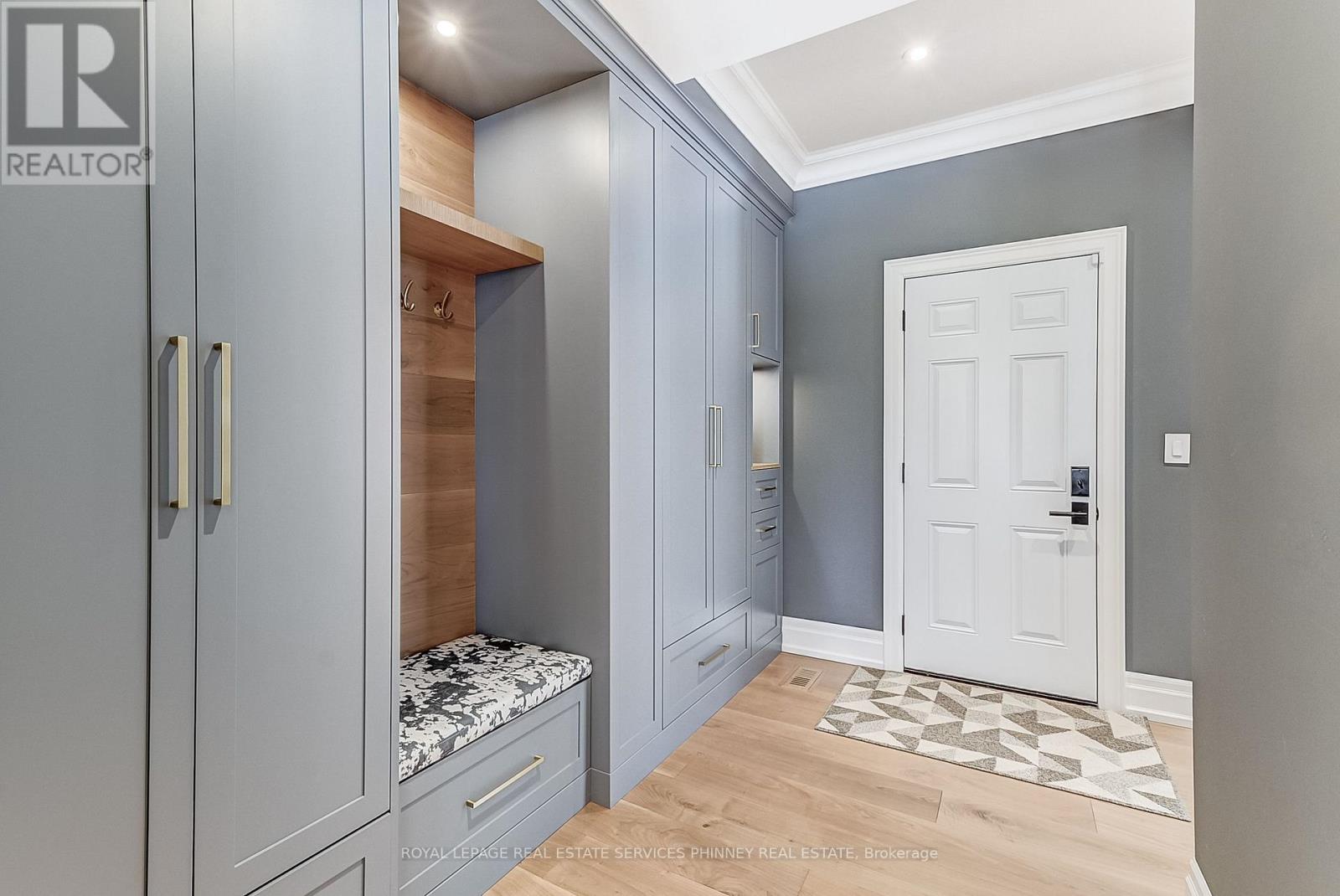 1569 Wembury Road, Mississauga, Ontario  L5J 2L8 - Photo 19 - W12984044