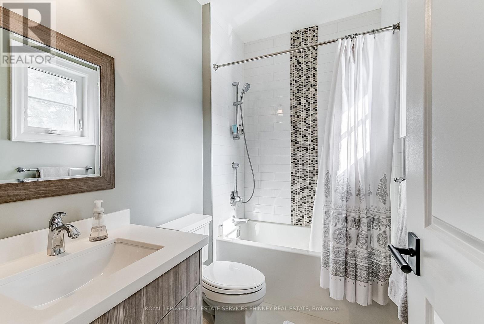 1569 Wembury Road, Mississauga, Ontario  L5J 2L8 - Photo 20 - W12984044