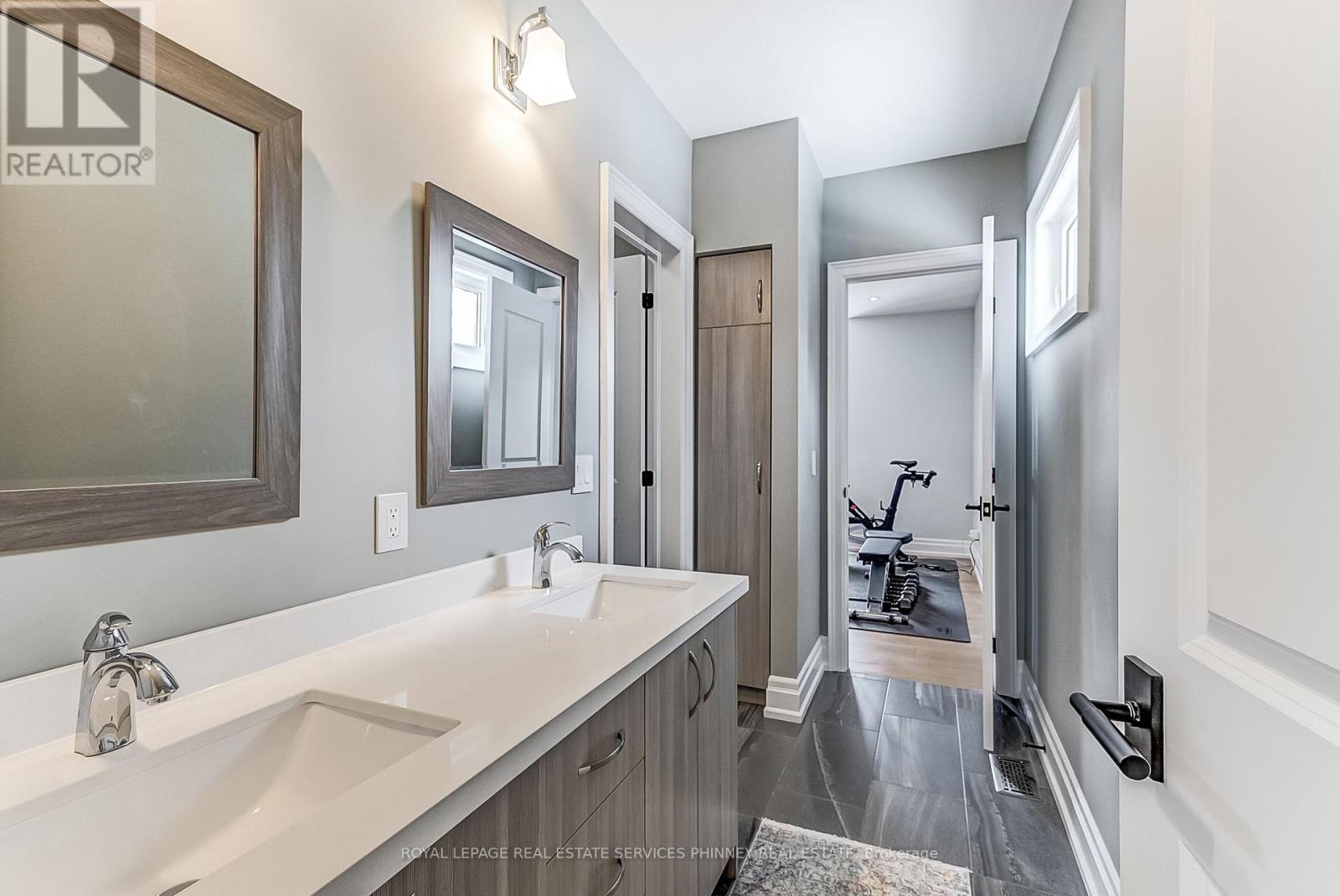 1569 Wembury Road, Mississauga, Ontario  L5J 2L8 - Photo 23 - W12984044