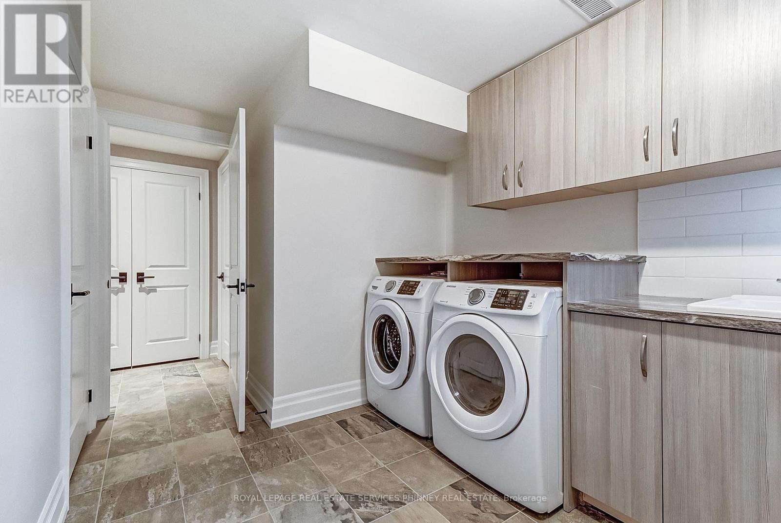 1569 Wembury Road, Mississauga, Ontario  L5J 2L8 - Photo 29 - W12984044