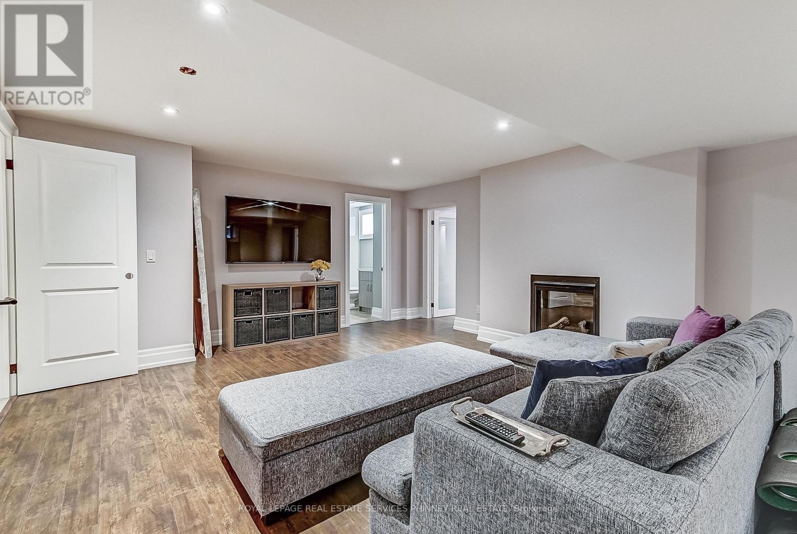 1569 Wembury Road, Mississauga, Ontario  L5J 2L8 - Photo 31 - W12984044