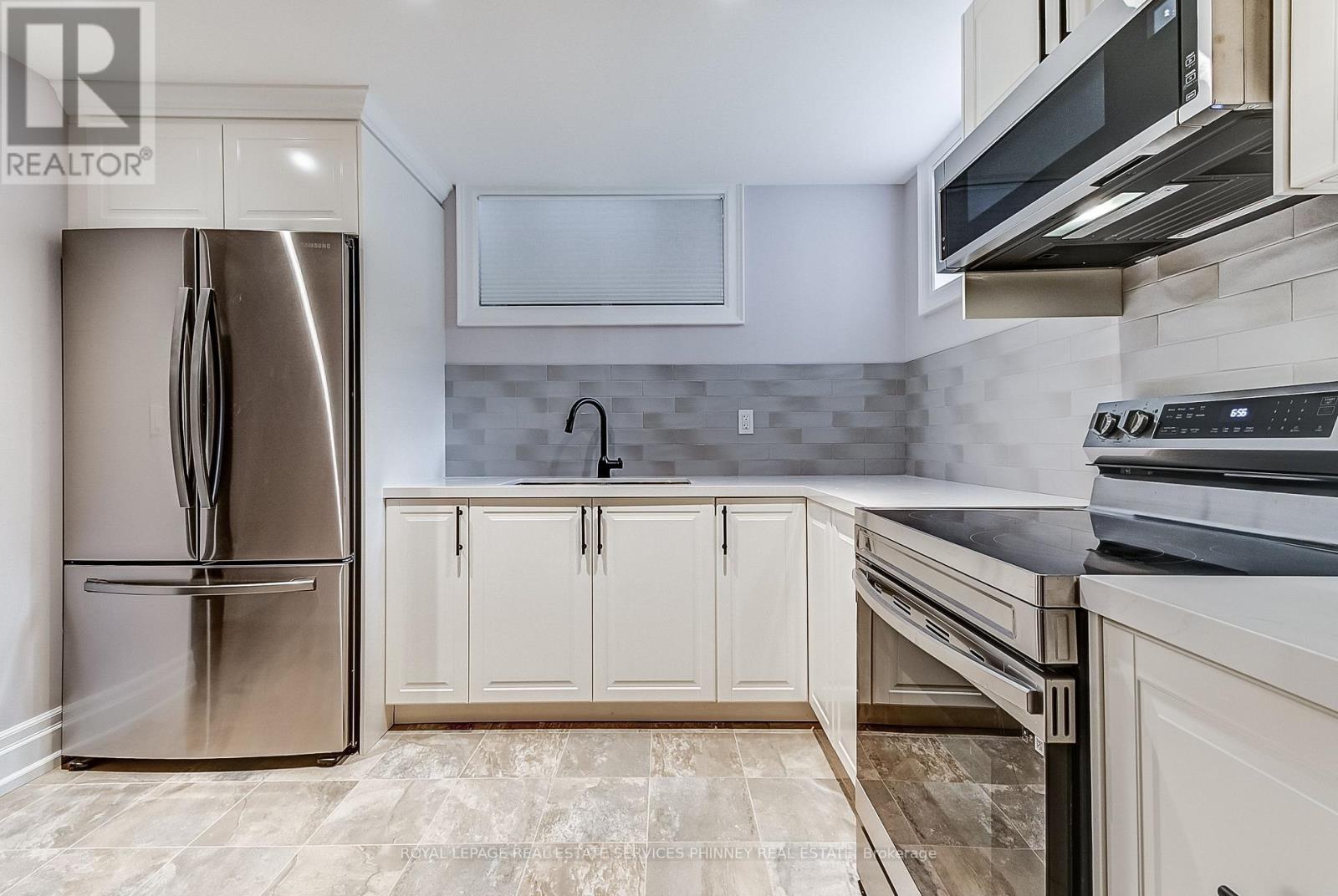 1569 Wembury Road, Mississauga, Ontario  L5J 2L8 - Photo 33 - W12984044