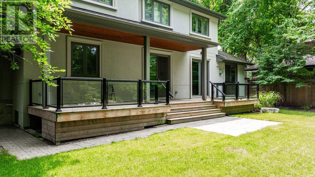 1569 Wembury Road, Mississauga, Ontario  L5J 2L8 - Photo 38 - W12984044