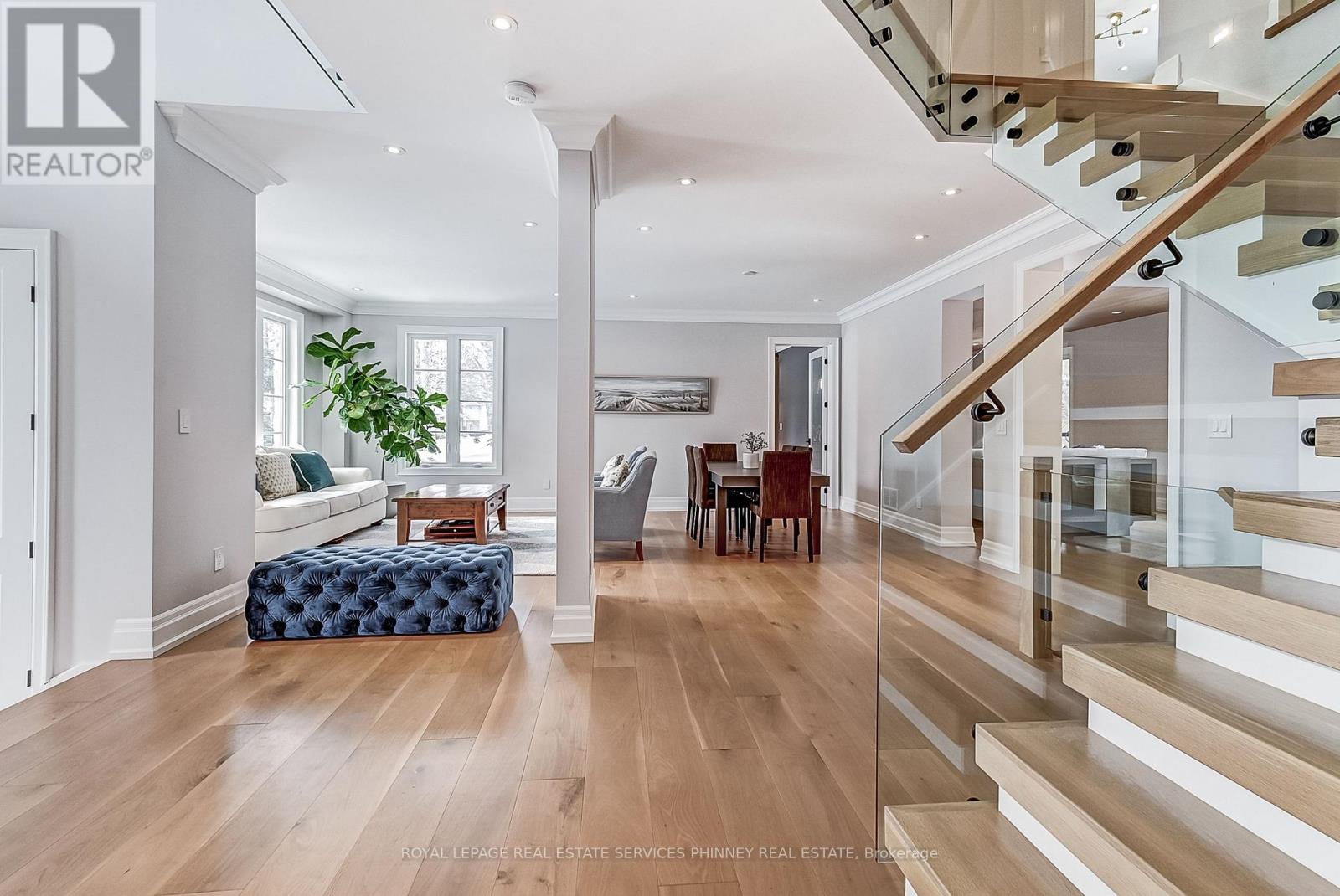 1569 Wembury Road, Mississauga, Ontario  L5J 2L8 - Photo 4 - W12984044