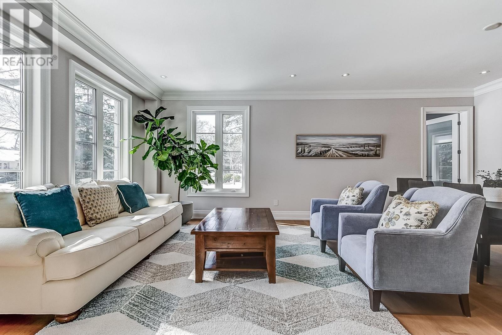 1569 Wembury Road, Mississauga, Ontario  L5J 2L8 - Photo 5 - W12984044