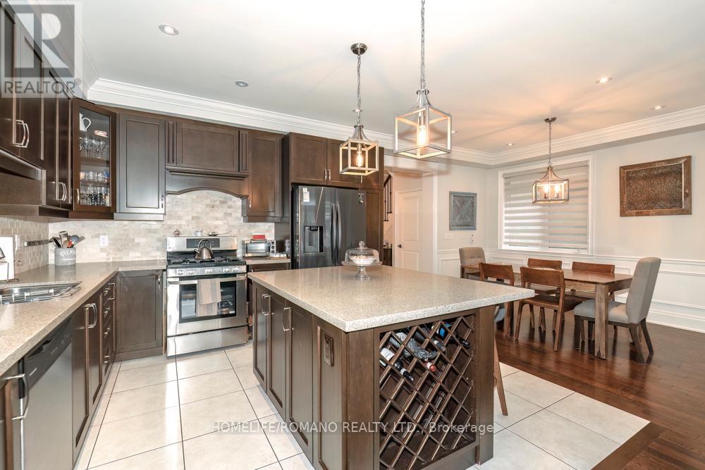 100 Falstaff Avenue, Toronto (Rustic), Ontario  M6L 2E4 - Photo 10 - W12984052