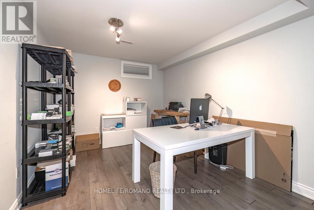 100 Falstaff Avenue, Toronto (Rustic), Ontario  M6L 2E4 - Photo 23 - W12984052