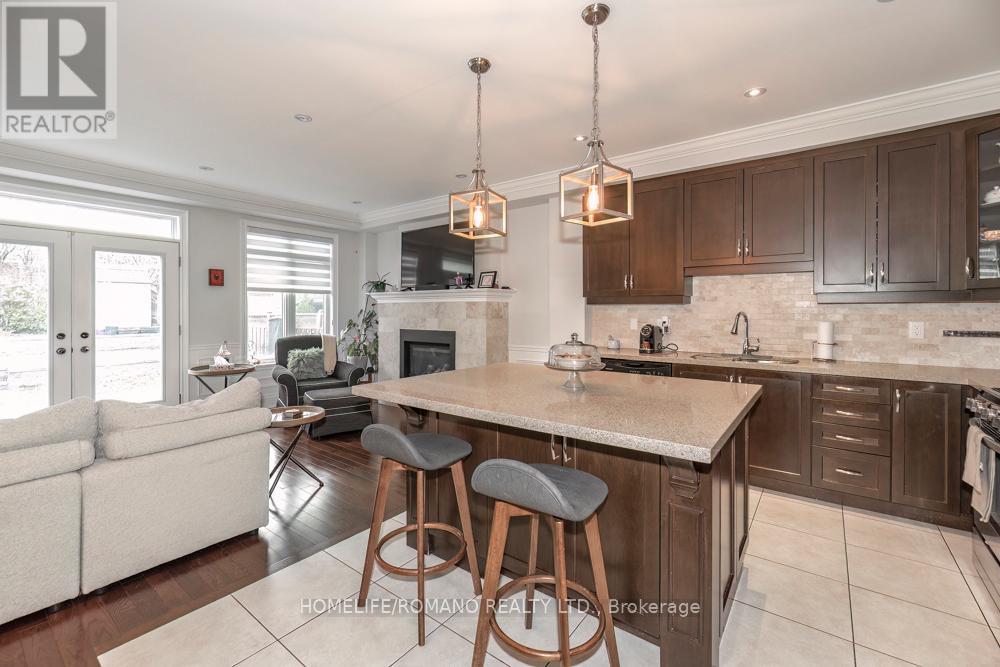 100 Falstaff Avenue, Toronto, Ontario  M6L 2E4 - Photo 11 - W12984088