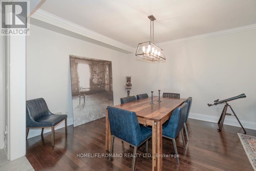 100 Falstaff Avenue, Toronto, Ontario  M6L 2E4 - Photo 7 - W12984088