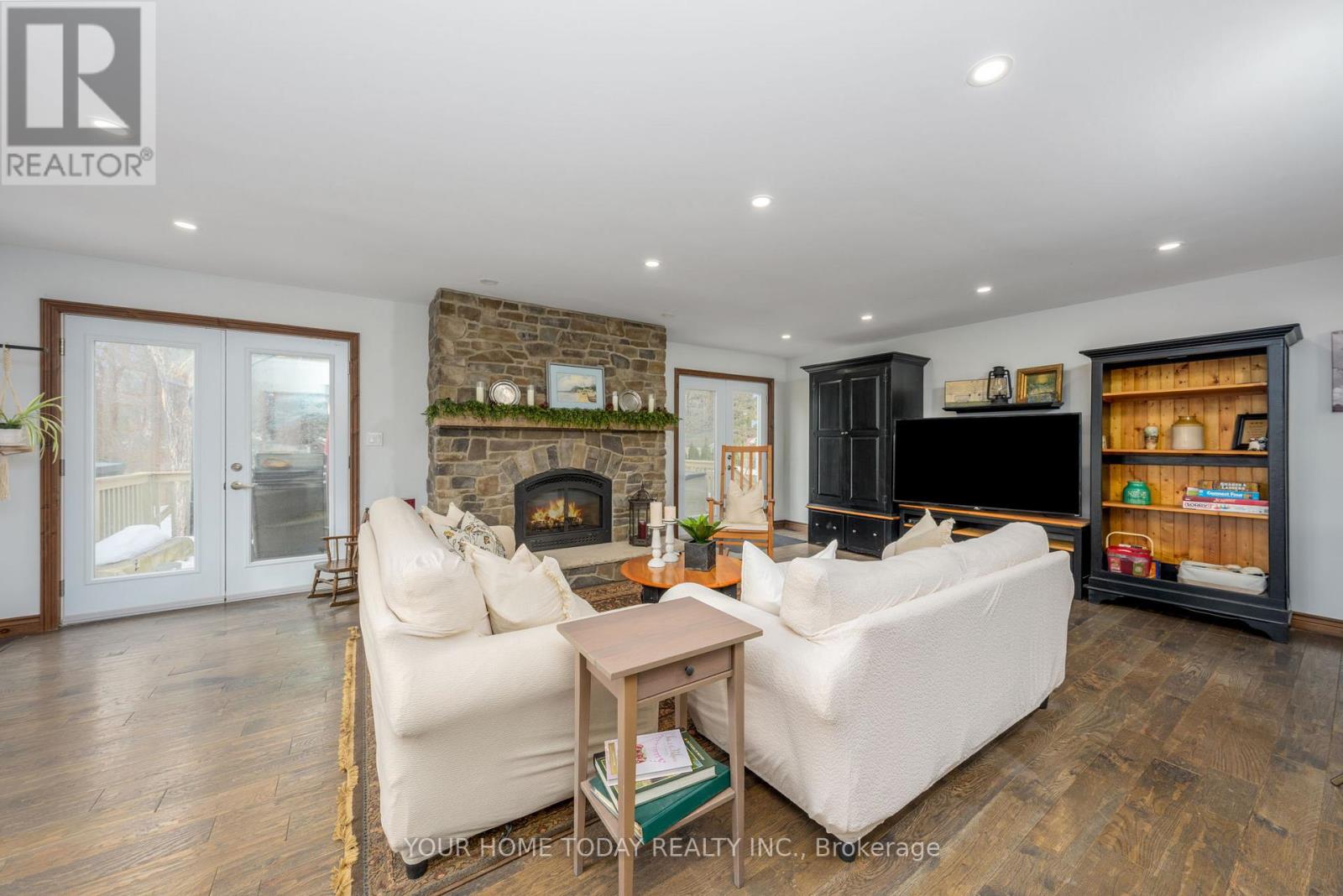 20 Elgin Street, Halton Hills (Georgetown), Ontario  L7G 3M3 - Photo 13 - W12984100