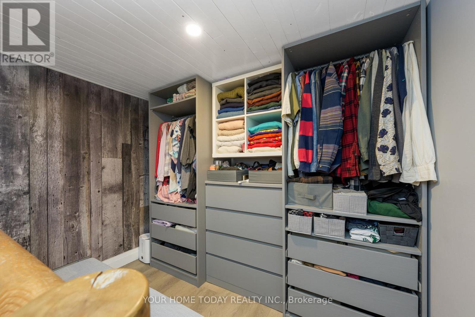 20 Elgin Street, Halton Hills (Georgetown), Ontario  L7G 3M3 - Photo 35 - W12984100