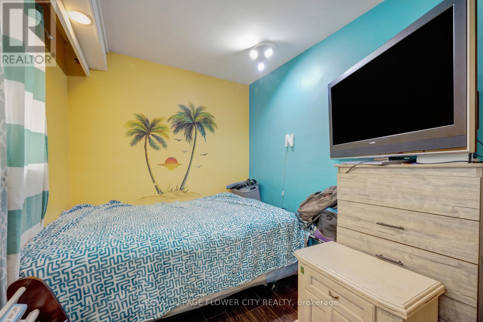 20 N Alarton Street, Mississauga, Ontario  L4T 1J8 - Photo 20 - W12984110