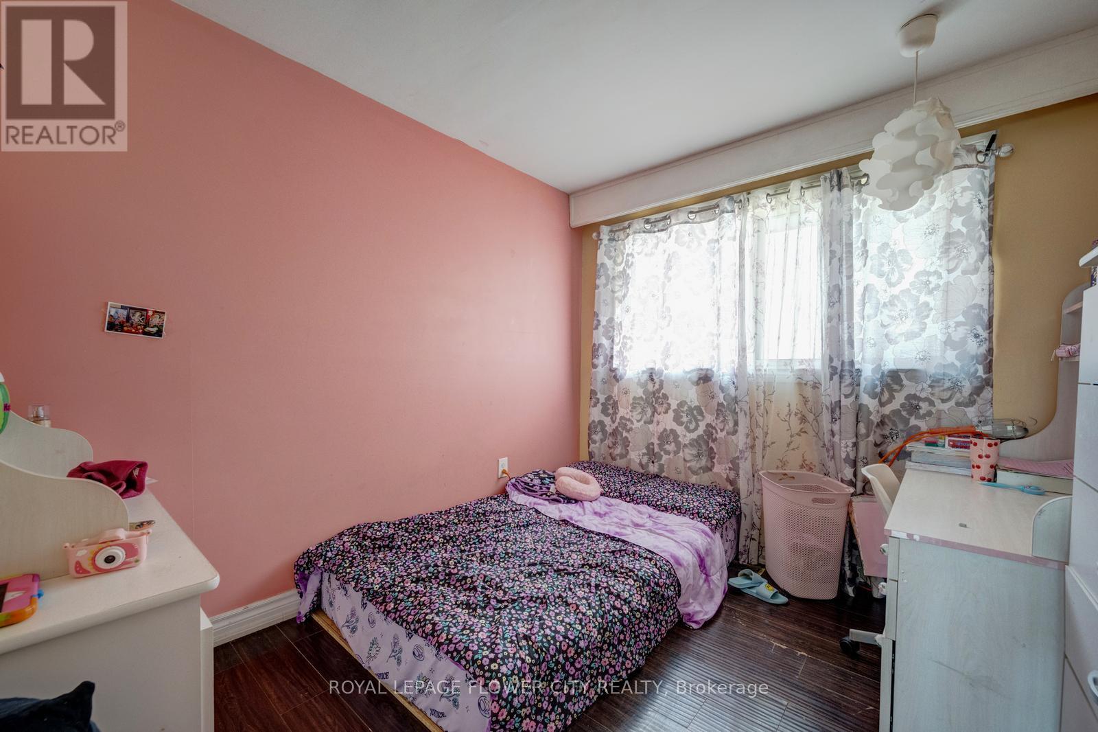 20 N Alarton Street, Mississauga, Ontario  L4T 1J8 - Photo 23 - W12984110