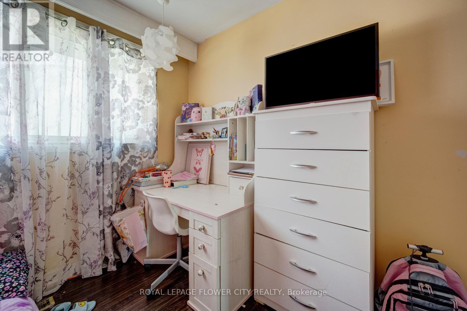 20 N Alarton Street, Mississauga, Ontario  L4T 1J8 - Photo 24 - W12984110