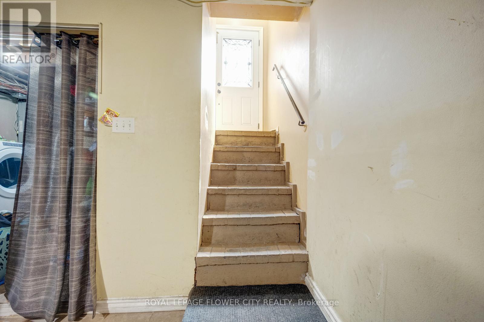 20 N Alarton Street, Mississauga, Ontario  L4T 1J8 - Photo 26 - W12984110