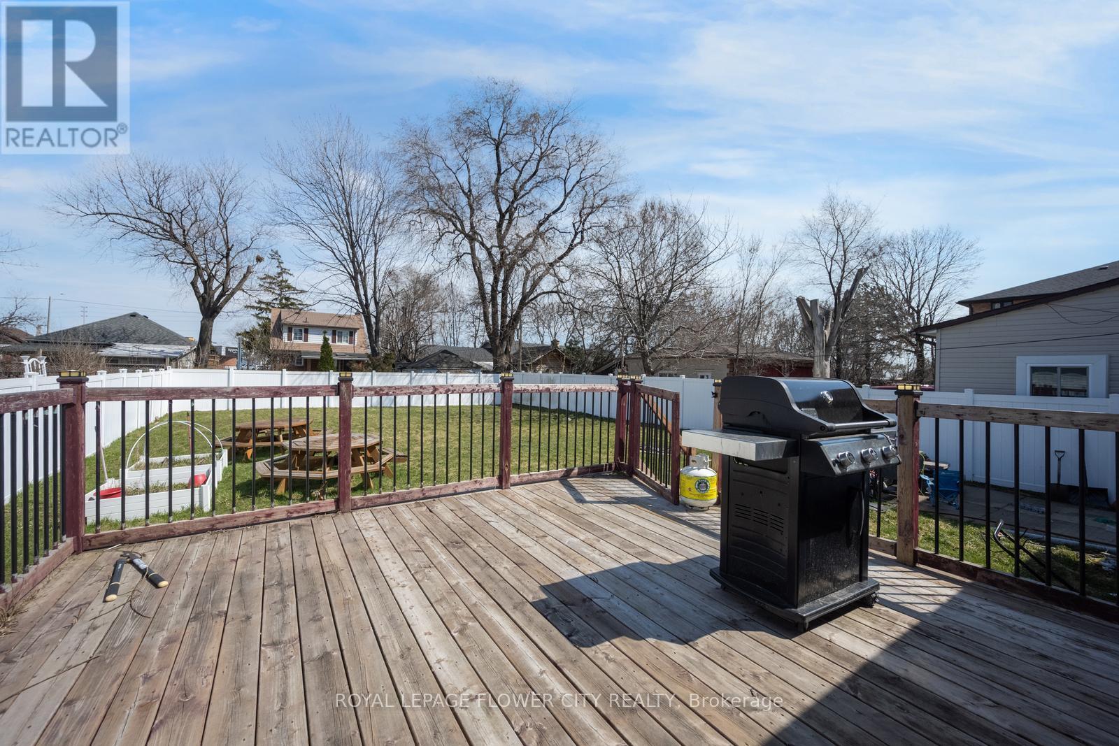 20 N Alarton Street, Mississauga, Ontario  L4T 1J8 - Photo 42 - W12984110