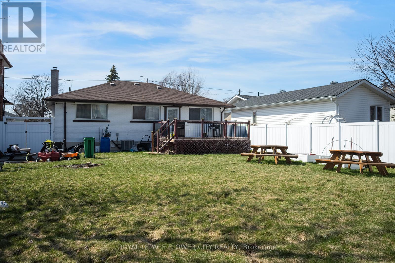 20 N Alarton Street, Mississauga, Ontario  L4T 1J8 - Photo 44 - W12984110