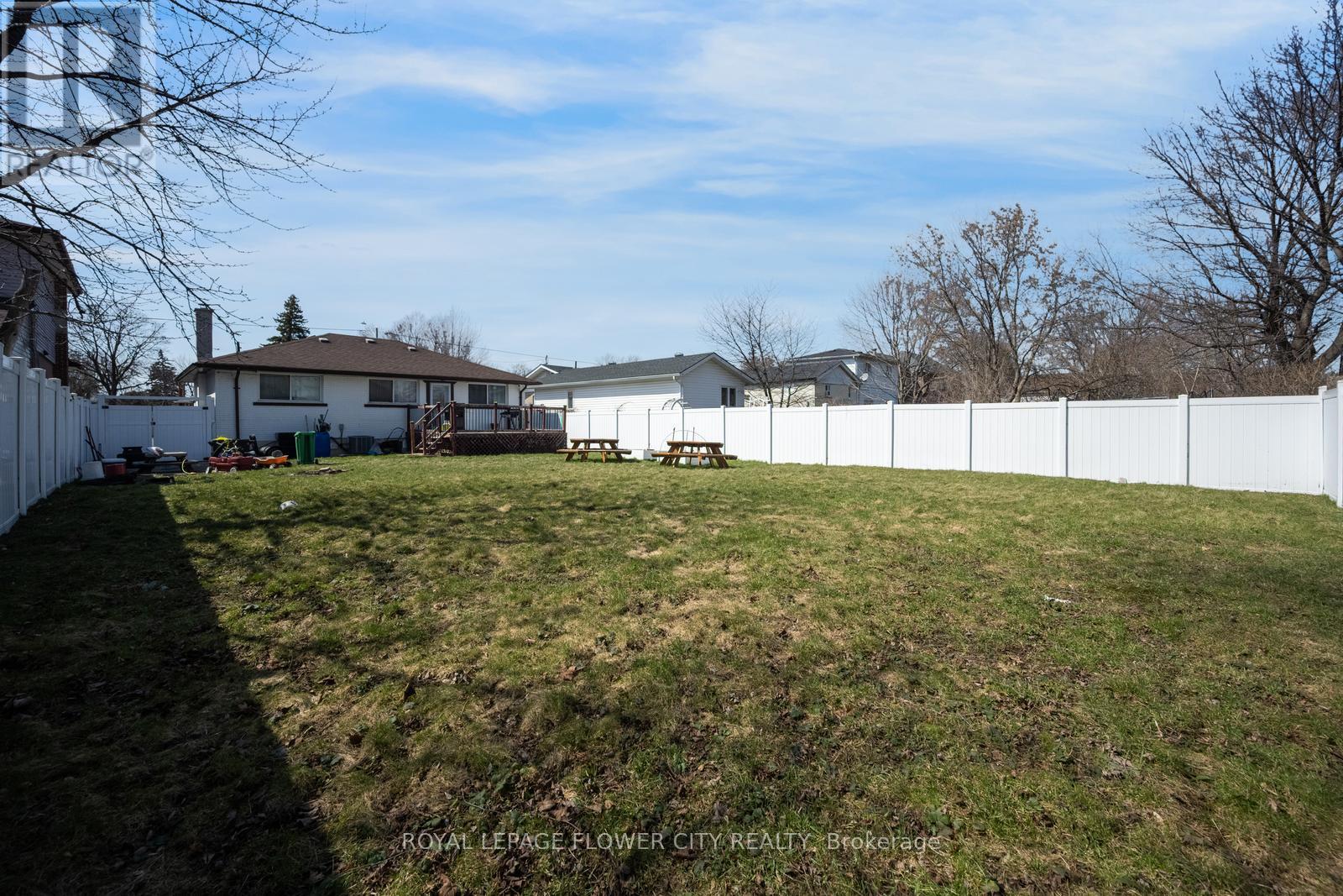 20 N Alarton Street, Mississauga, Ontario  L4T 1J8 - Photo 45 - W12984110