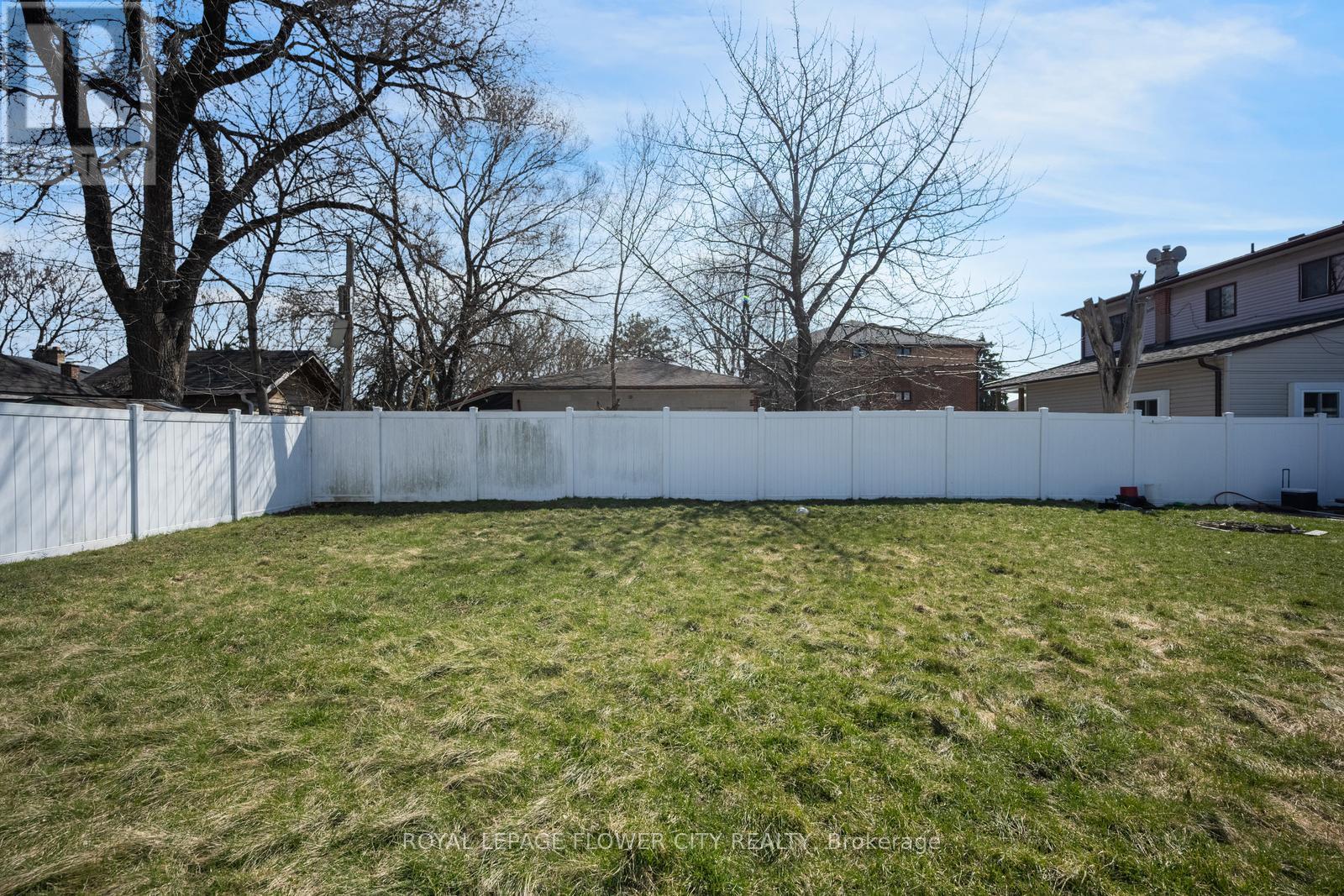 20 N Alarton Street, Mississauga, Ontario  L4T 1J8 - Photo 46 - W12984110