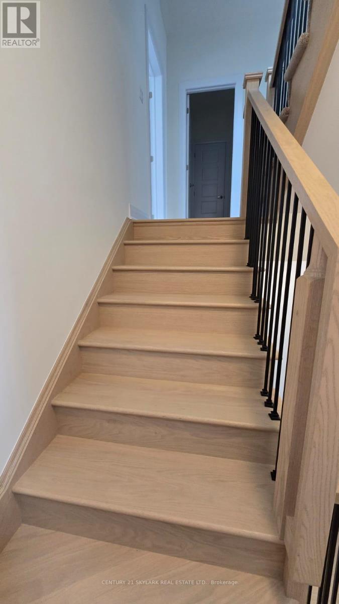 16 Kings Hill Drive, Brampton (Northwest Brampton), Ontario  L7A 0B8 - Photo 7 - W12984128