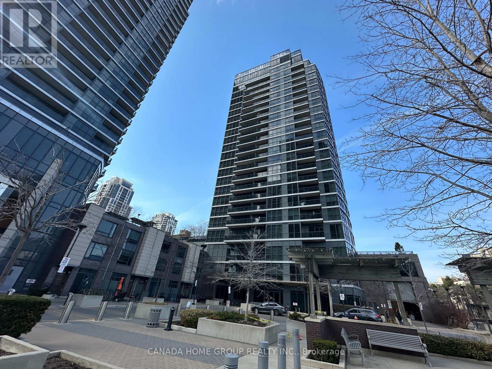 708 - 1 Valhalla Inn Road, Toronto (Islington-City Centre West), Ontario  M9B 1S9 - Photo 3 - W12984130