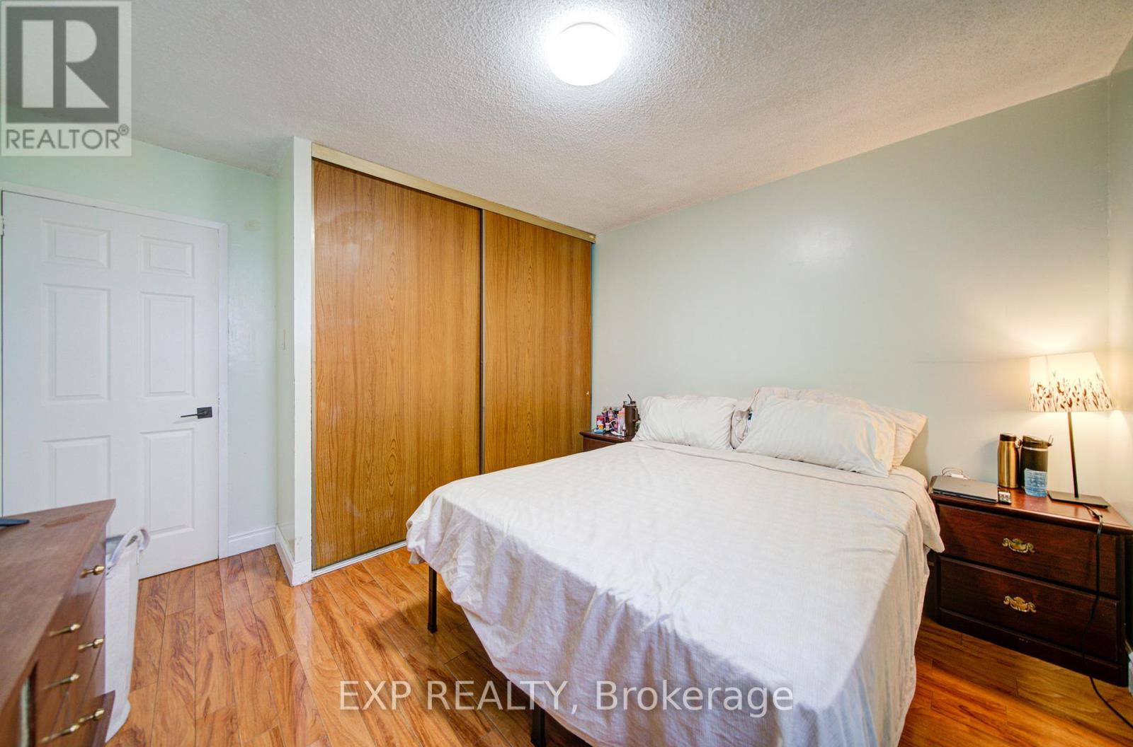 402 - 50 Lotherton Pathway, Toronto, Ontario  M6B 2G8 - Photo 17 - W12984134