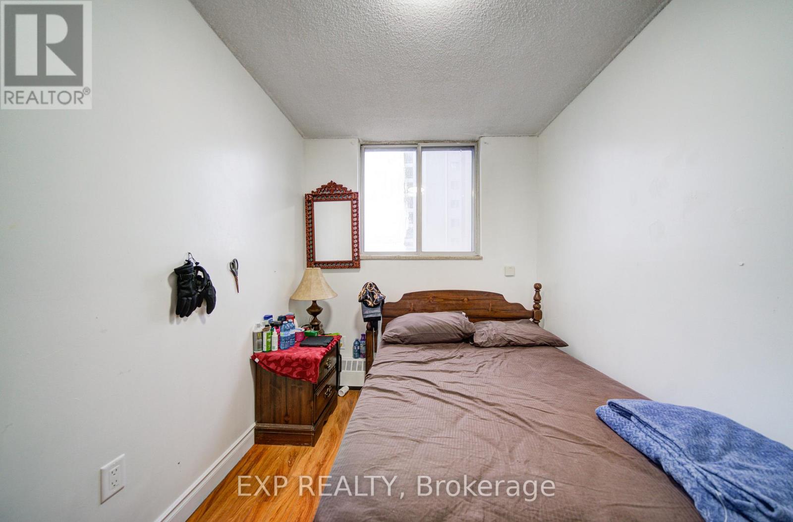 402 - 50 Lotherton Pathway, Toronto, Ontario  M6B 2G8 - Photo 18 - W12984134