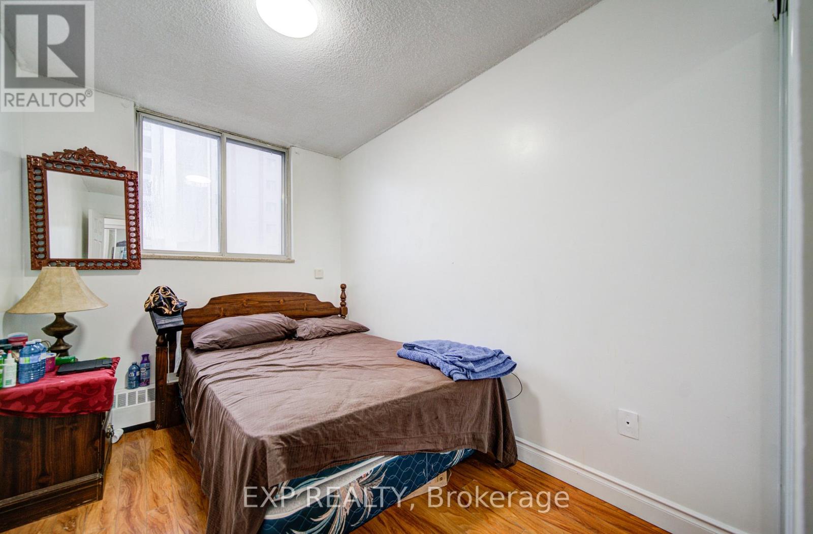402 - 50 Lotherton Pathway, Toronto, Ontario  M6B 2G8 - Photo 19 - W12984134