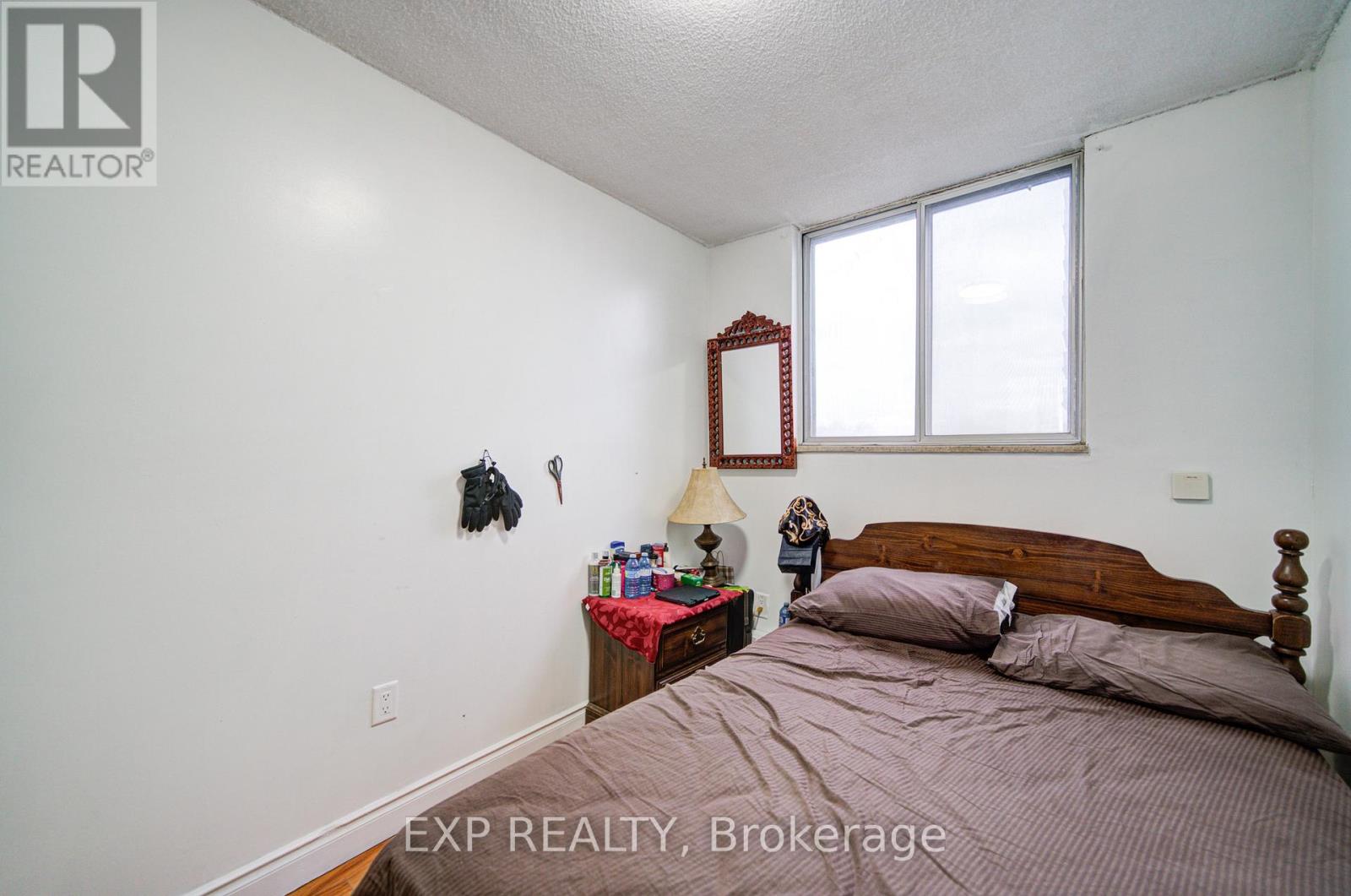 402 - 50 Lotherton Pathway, Toronto, Ontario  M6B 2G8 - Photo 21 - W12984134