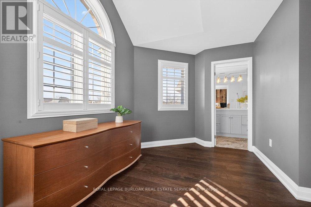 4006 Jarvis Crescent, Burlington, Ontario  L7M 4K1 - Photo 22 - W12984146