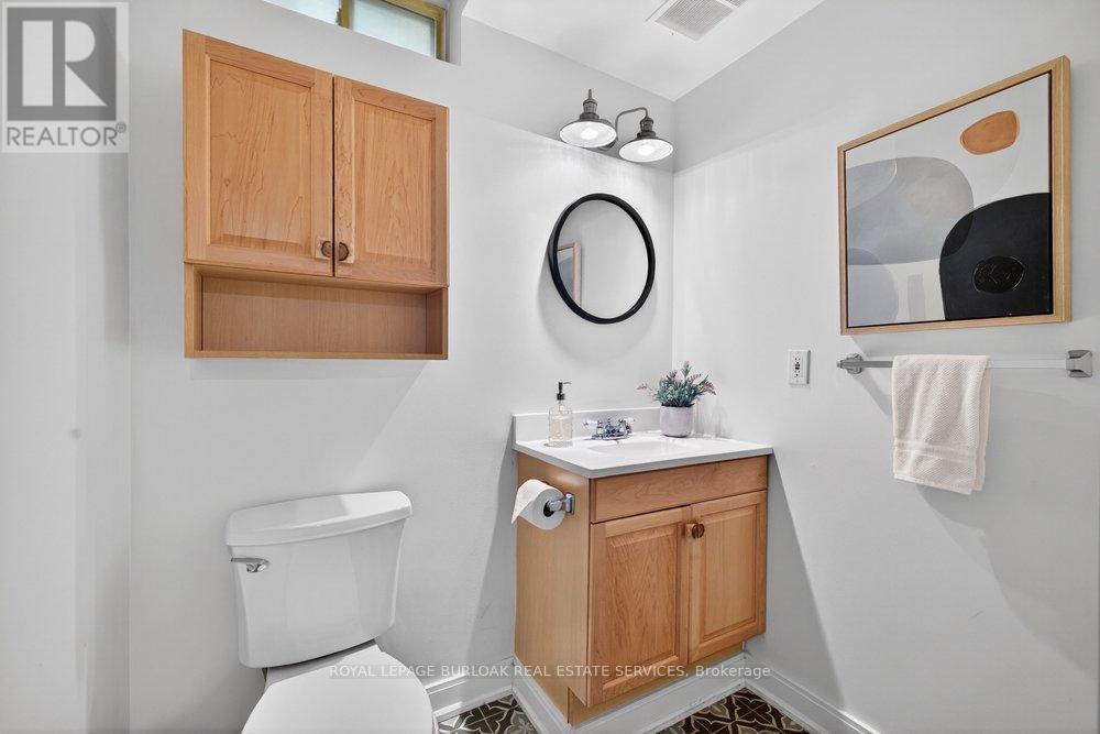 4006 Jarvis Crescent, Burlington, Ontario  L7M 4K1 - Photo 36 - W12984146