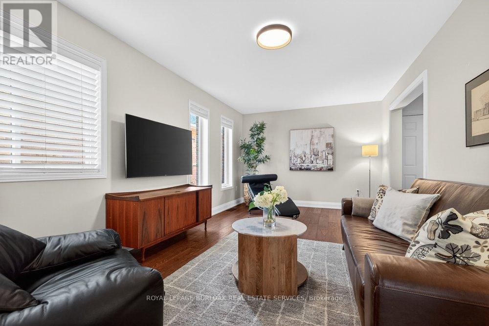 4006 Jarvis Crescent, Burlington, Ontario  L7M 4K1 - Photo 7 - W12984146