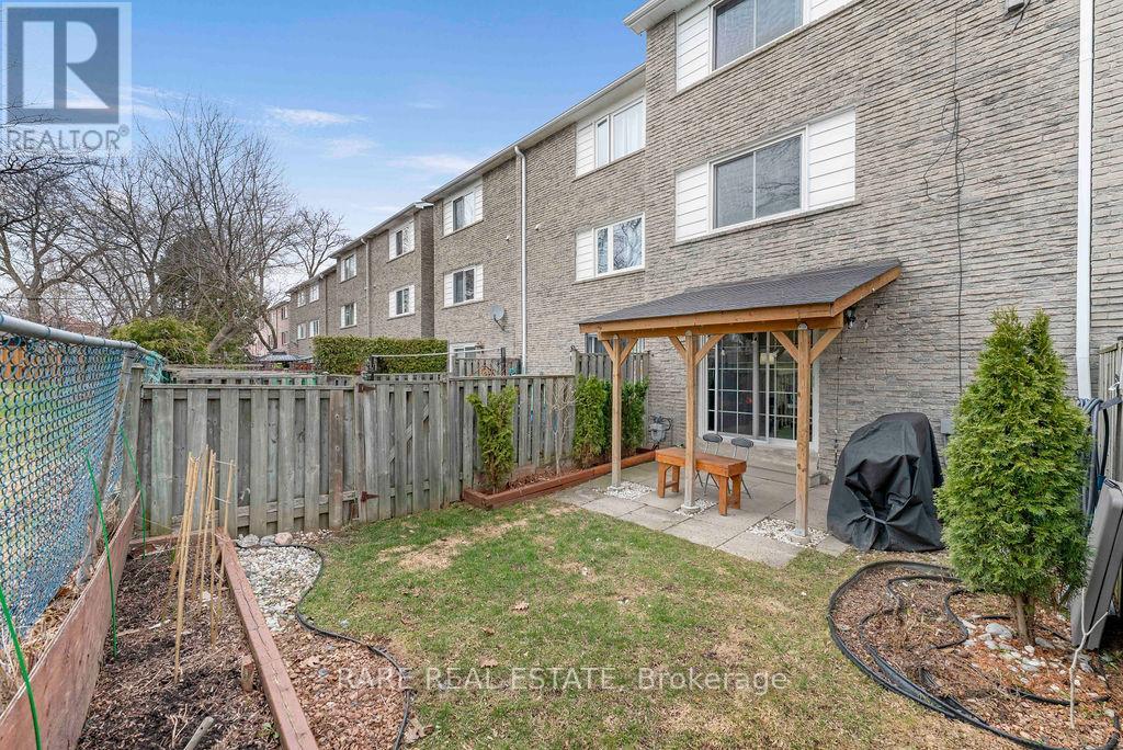 21 - 2006 Martin Grove Road, Toronto, Ontario  M9V 4A3 - Photo 12 - W12984168