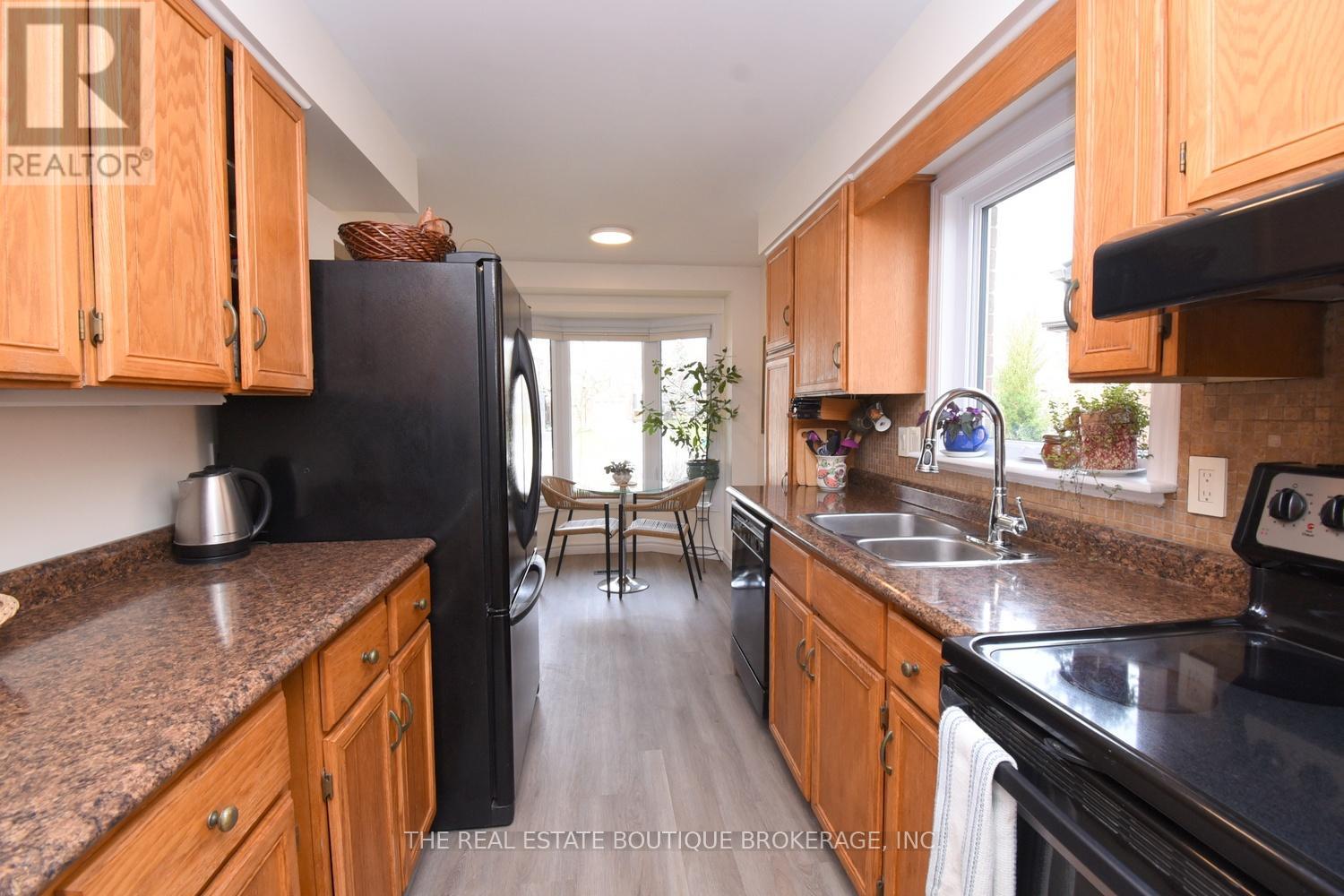 3200 Greenbough Crescent, Burlington, Ontario  L7M 3B1 - Photo 10 - W12984190