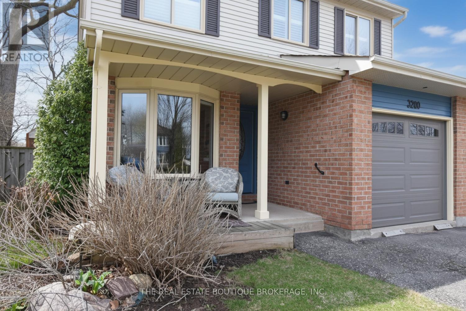 3200 Greenbough Crescent, Burlington, Ontario  L7M 3B1 - Photo 2 - W12984190