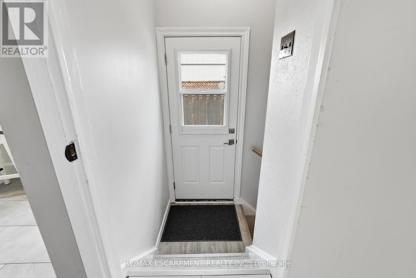 4487 Bennett Road, Burlington, Ontario  L7L 1Y5 - Photo 31 - W12984216