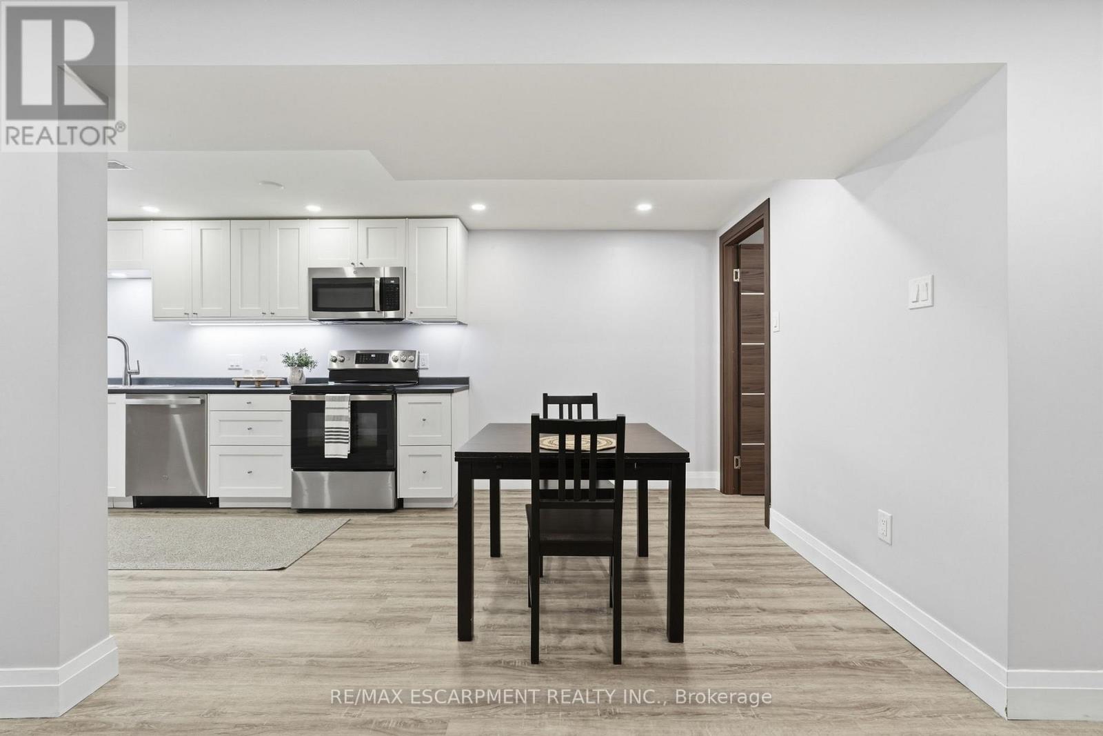 4487 Bennett Road, Burlington, Ontario  L7L 1Y5 - Photo 40 - W12984216