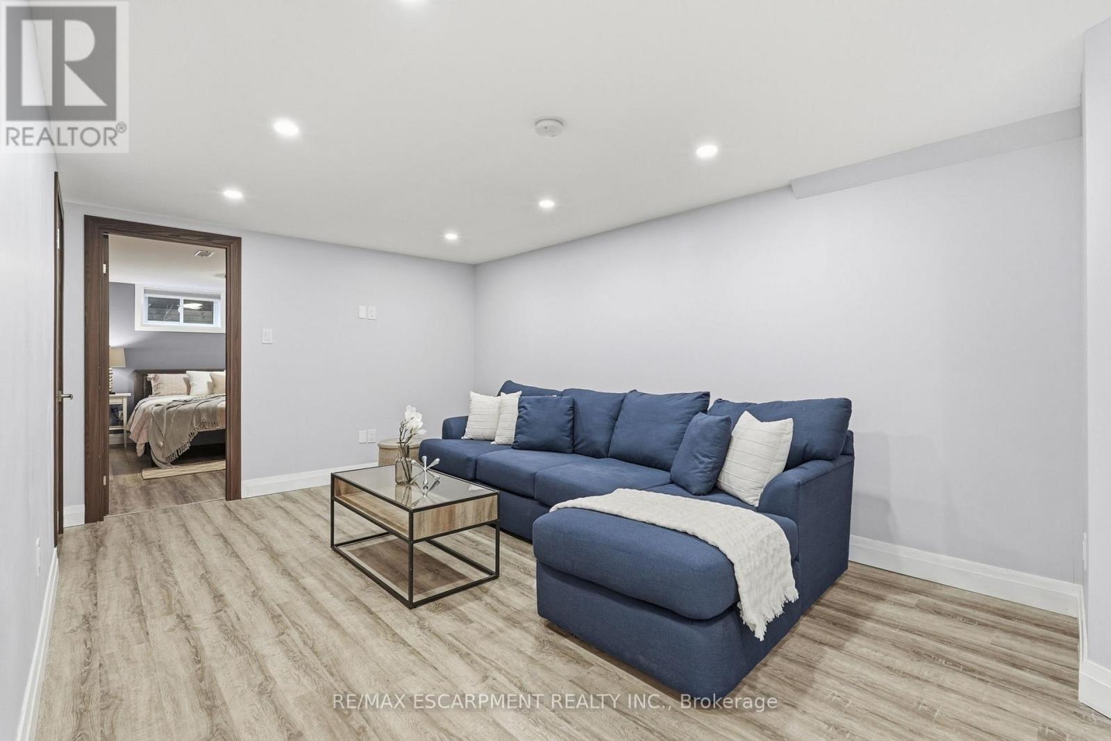 4487 Bennett Road, Burlington, Ontario  L7L 1Y5 - Photo 42 - W12984216