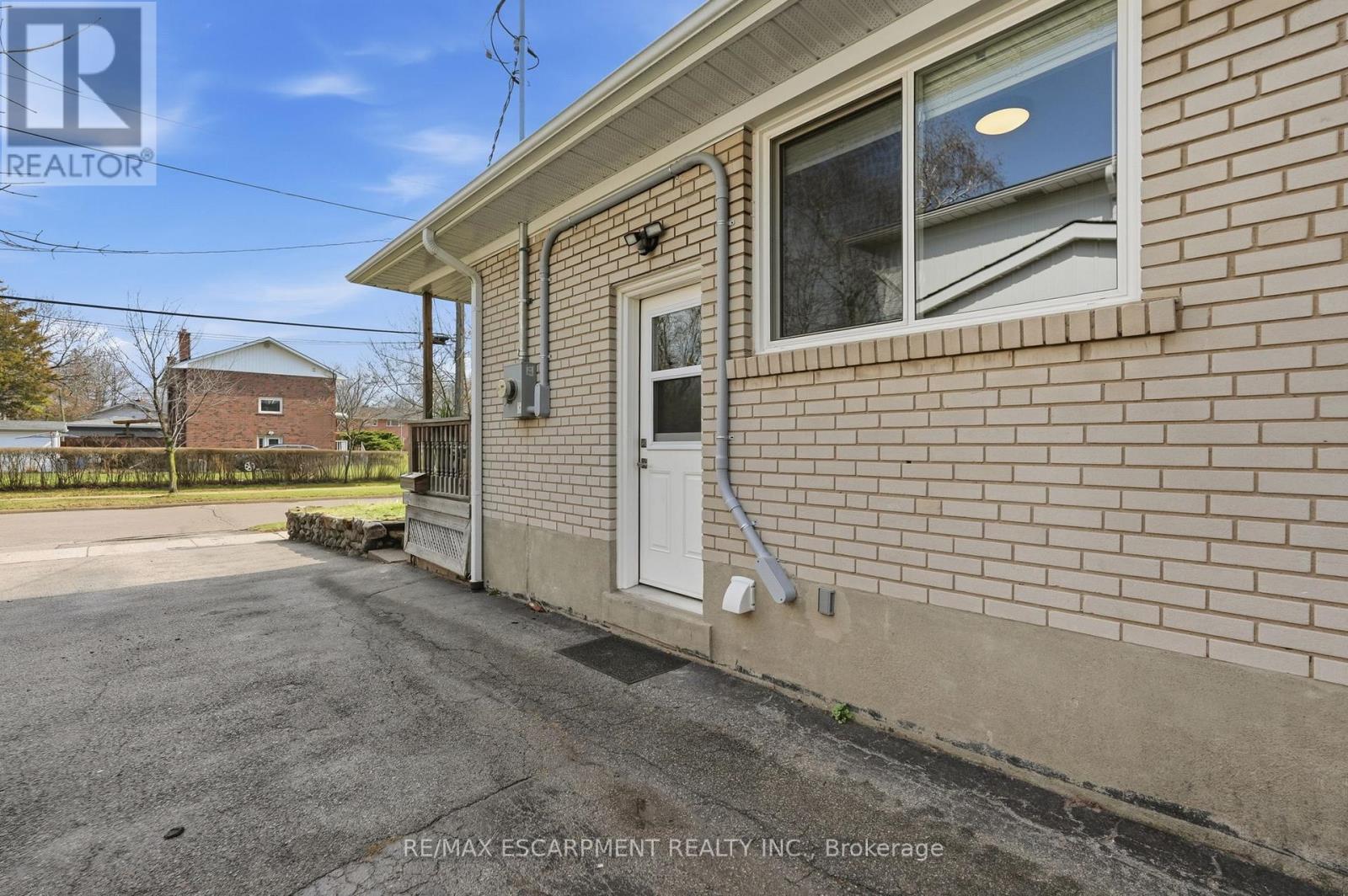 4487 Bennett Road, Burlington, Ontario  L7L 1Y5 - Photo 46 - W12984216