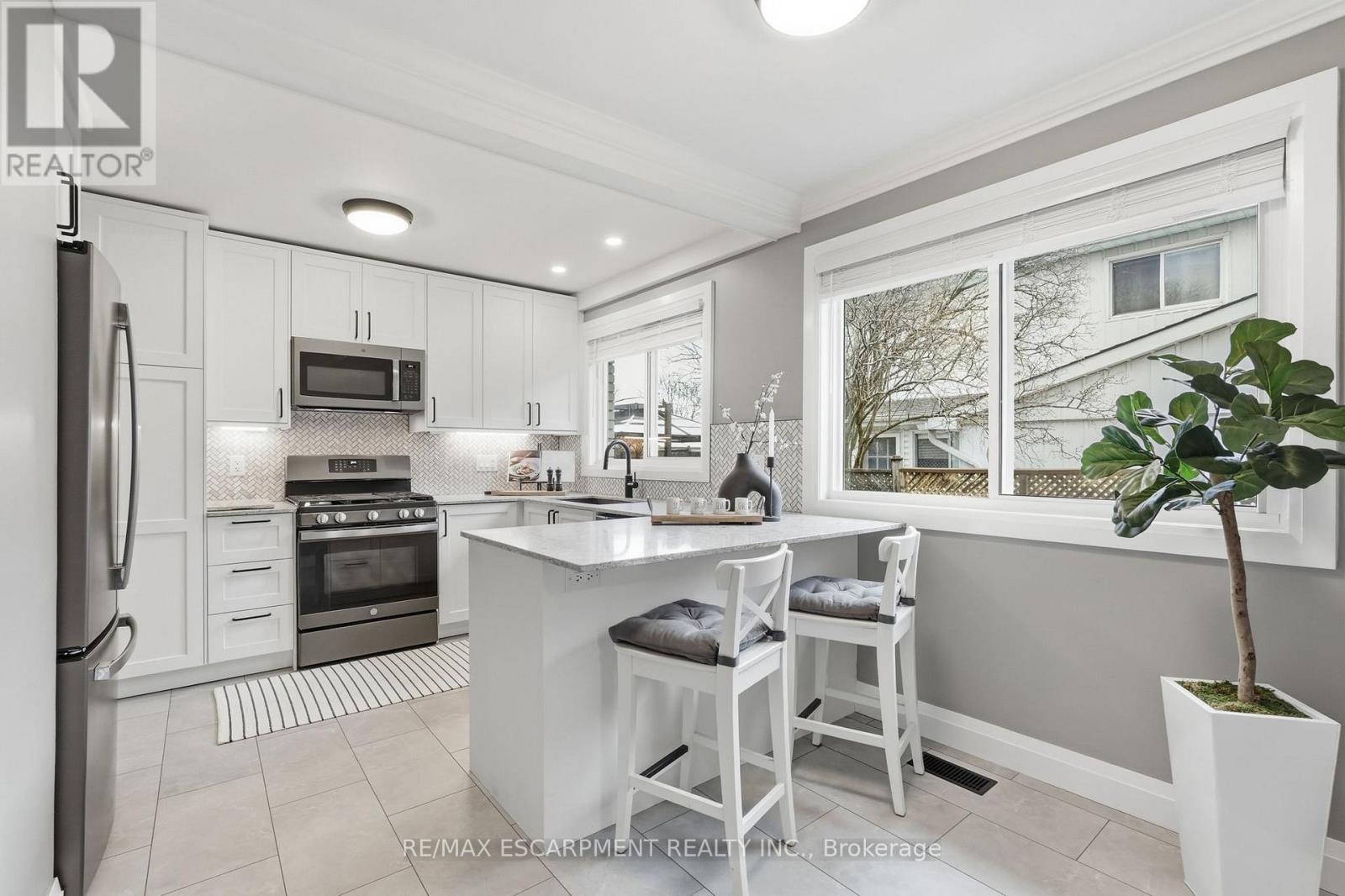 4487 Bennett Road, Burlington, Ontario  L7L 1Y5 - Photo 7 - W12984216