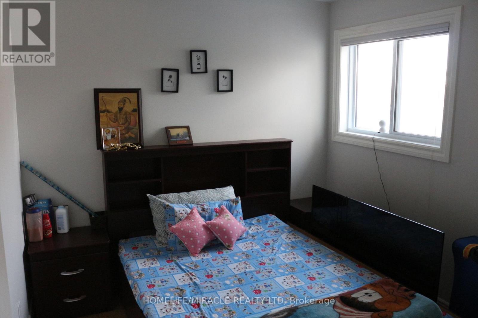 53 Ascot Avenue, Brampton, Ontario  L6T 2P3 - Photo 6 - W12984244