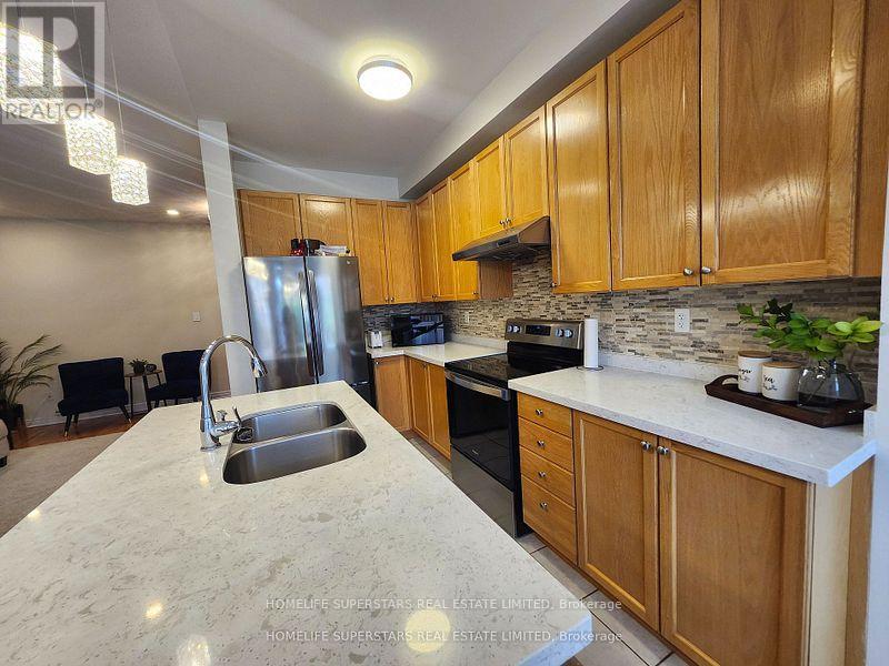 13 Rocky Point Crescent, Brampton, Ontario  L6V 4R7 - Photo 14 - W12984260