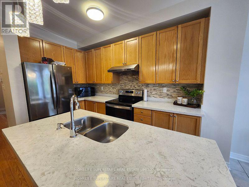 13 Rocky Point Crescent, Brampton, Ontario  L6V 4R7 - Photo 15 - W12984260