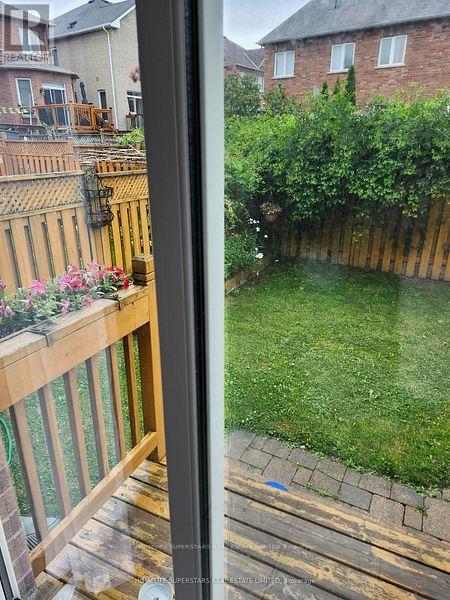 13 Rocky Point Crescent, Brampton, Ontario  L6V 4R7 - Photo 18 - W12984260