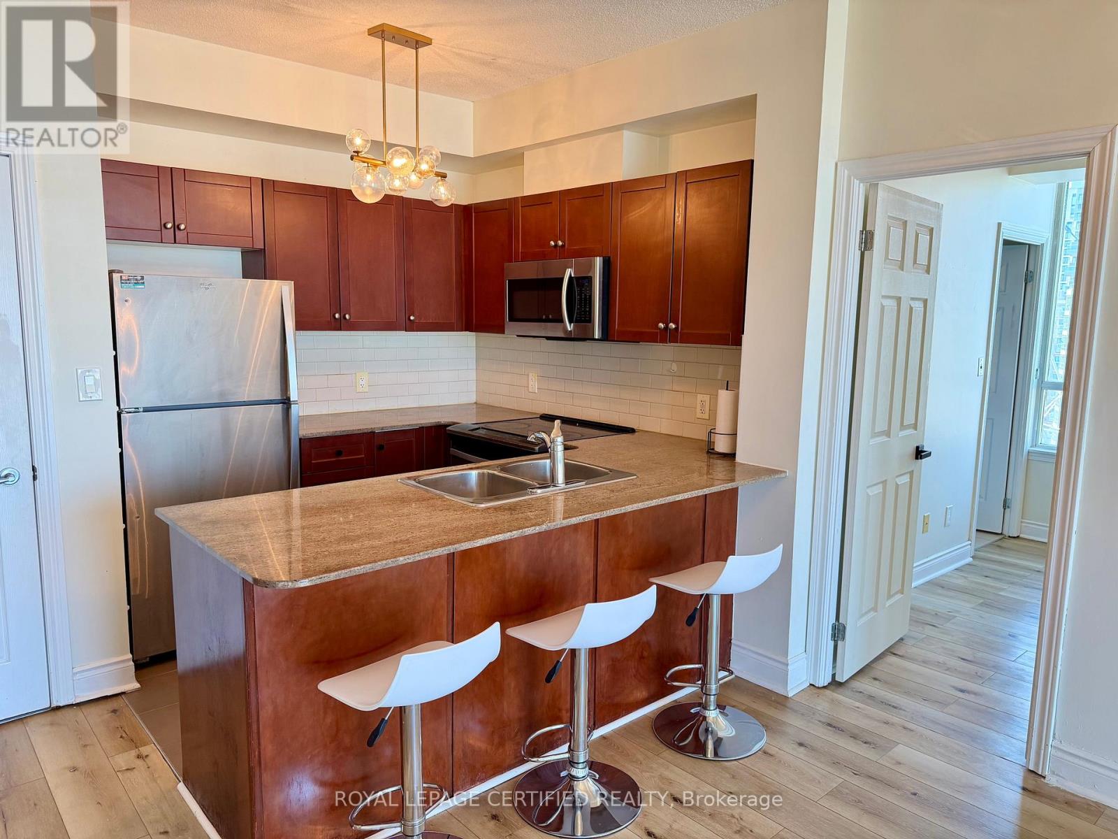 2810 - 3504 Hurontario Street, Mississauga, Ontario  L5B 0B9 - Photo 12 - W12984268