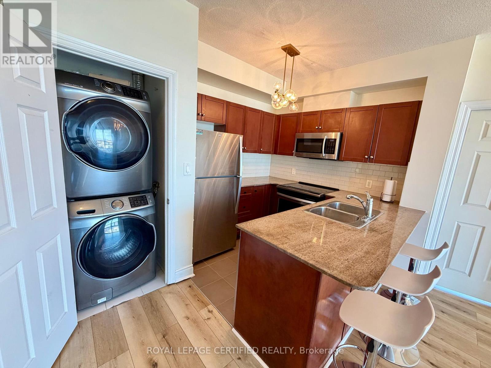 2810 - 3504 Hurontario Street, Mississauga, Ontario  L5B 0B9 - Photo 7 - W12984268